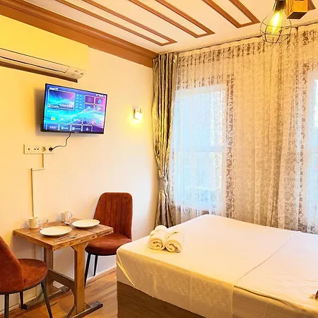 April Mansion 3* Istanbul