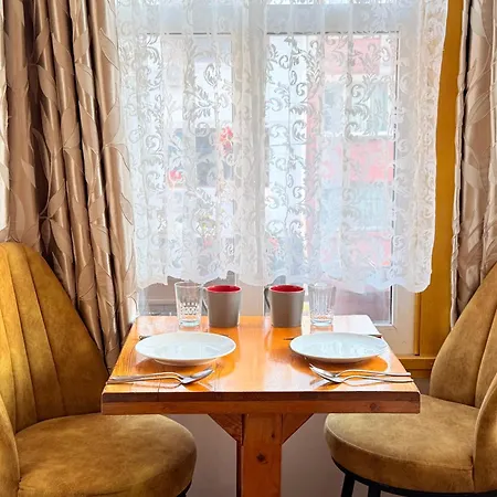 April Mansion 3* Istanbul