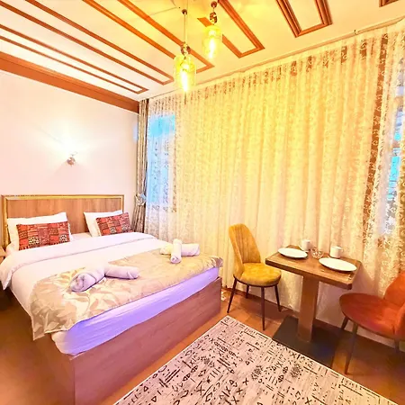 April Mansion 3*