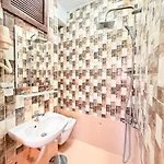 April Mansion 公寓式酒店
