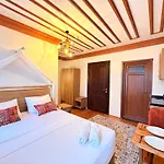 Апарт-отель April Mansion 3*