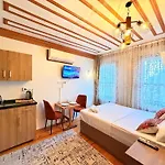 Апарт-отель April Mansion Стамбул