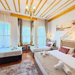 Apart-hotel April Mansion 3*
