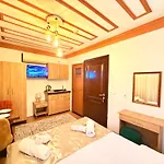 公寓式酒店 April Mansion 3*