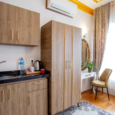 April Story 4* Istanbulská provincie