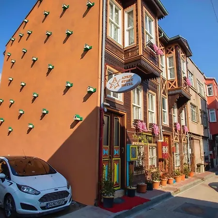 April Story 4* Istanbulská provincie