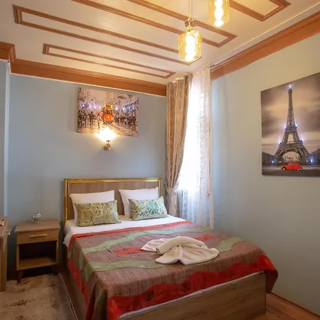 Aparthotel April Story