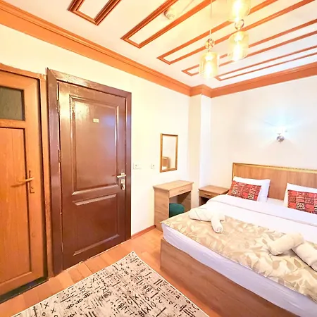 April Mansion 3*