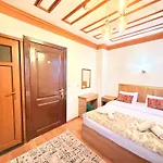 April Mansion 3*