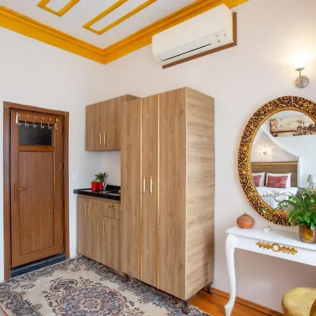 April Story Stambuł