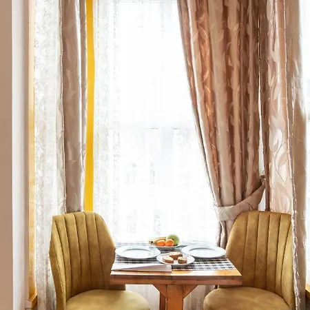 April Story Hotel apartamentowy 4*