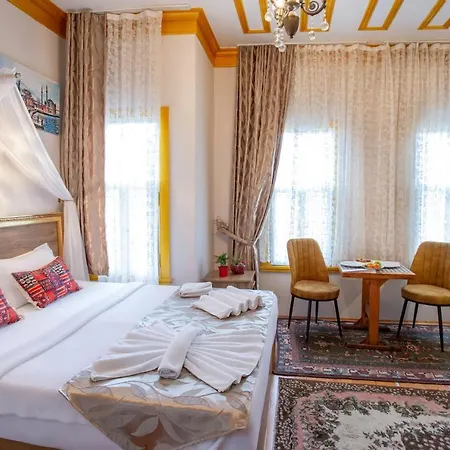 April Story Hotel apartamentowy 4*